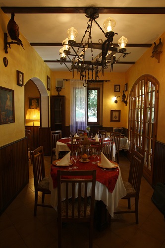 A dining room