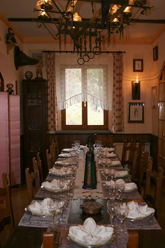 A dining room